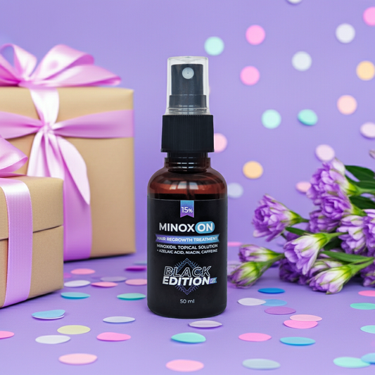 Minoxidil 15 % mit Azelainsäure (1 Flasche Spray), 1 Flasche reicht für einen Monat.