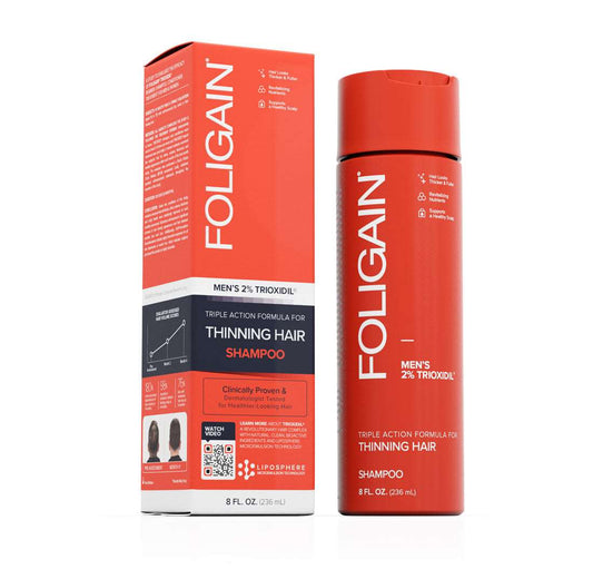 Fördern Sie mit FOLIGAIN Triple Action Shampoo das Wachstum von dünner werdendem Haar bei Männern. Mit 2 % Trioxidil angereichert, stärkt es die Haarwurzeln und verbessert die Durchblutung der Kopfhaut. Für gesundes und dichtes Haar.