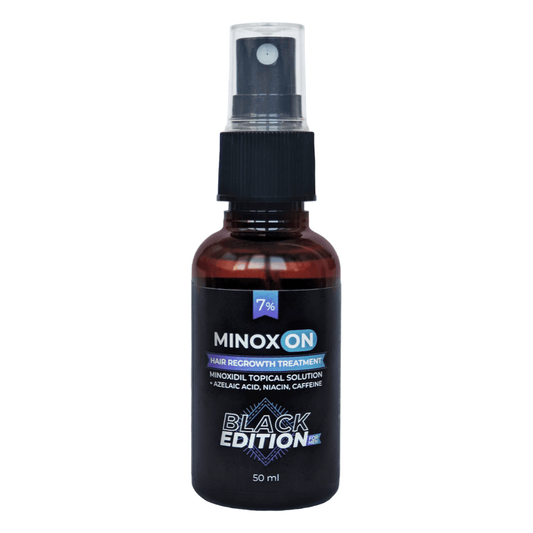 Dieses Minoxidil-Spray enthält 7% Minoxidil und Azelainsäure, um Haarausfall zu bekämpfen und das Haarwachstum zu stimulieren. Durch die Kombination dieser Wirkstoffe wird die Durchblutung der Kopfhaut verbessert und die Haarfollikel werden gestärkt, was zu vollerem und gesünderem Haar führen kann. Einfach auf die betroffenen Stellen aufsprühen und Ergebnisse sehen.